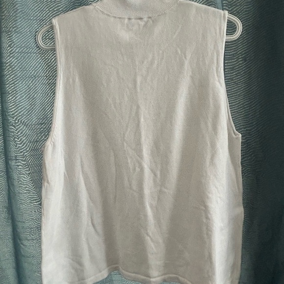 Blue Sky Women's White Muscle Tee- XL - turtle neck- new or like new - Picture 5 of 9